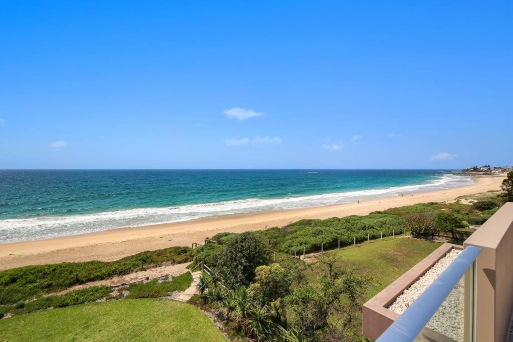 Ferienwohnung Beach And Ocean Front Penthouse With Wifi And Parking Entrance Exterior foto